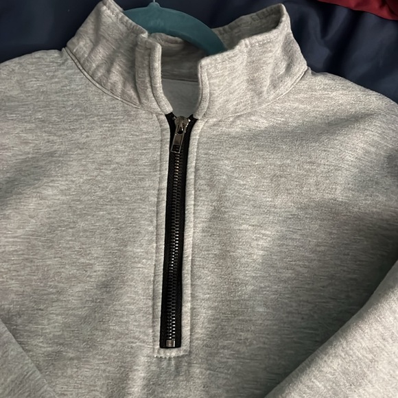 Basic grey half zip - Picture 2 of 3